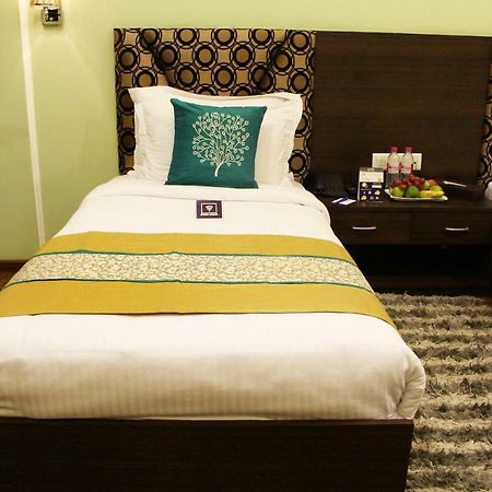 Palette - Solar Residency Hotel Srinagar  Exterior photo